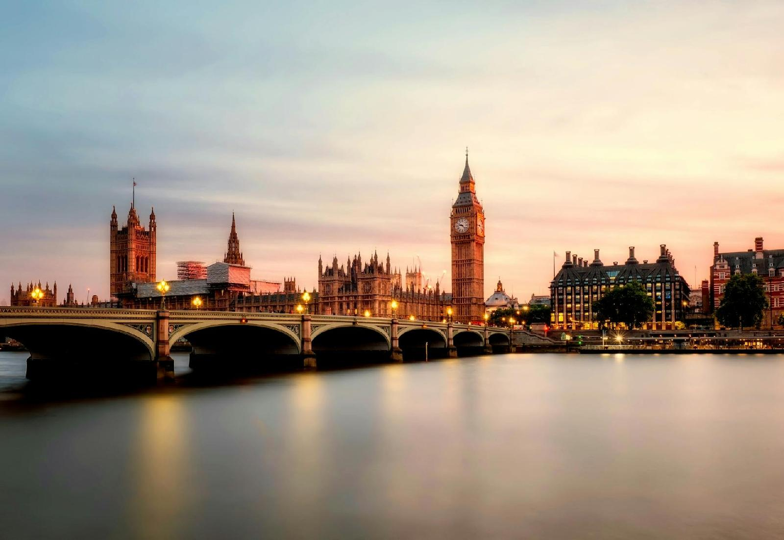 Big ben : les cloches retentissent apres cinq ans de renovation